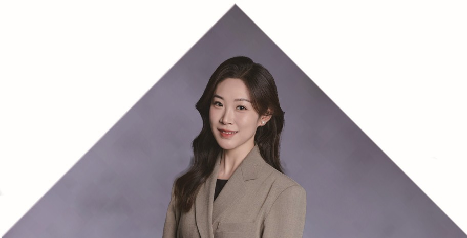 Ms. Qiu — 教師